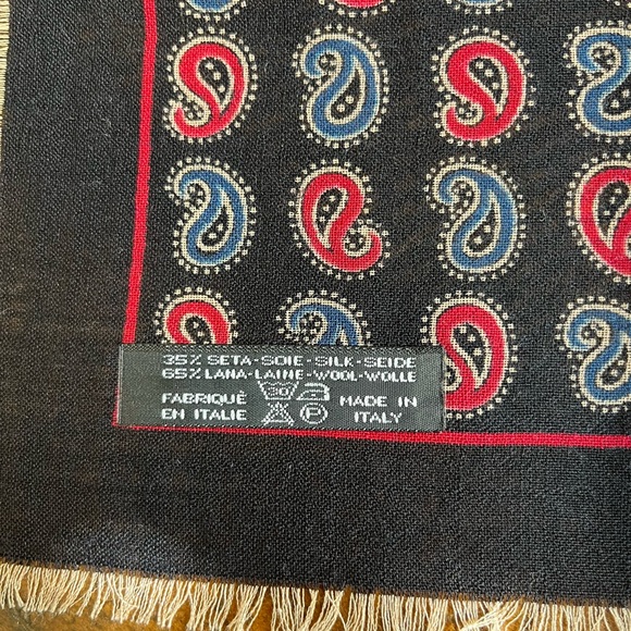 Galanos Men’s Pocket Sqaure - Picture 4 of 5